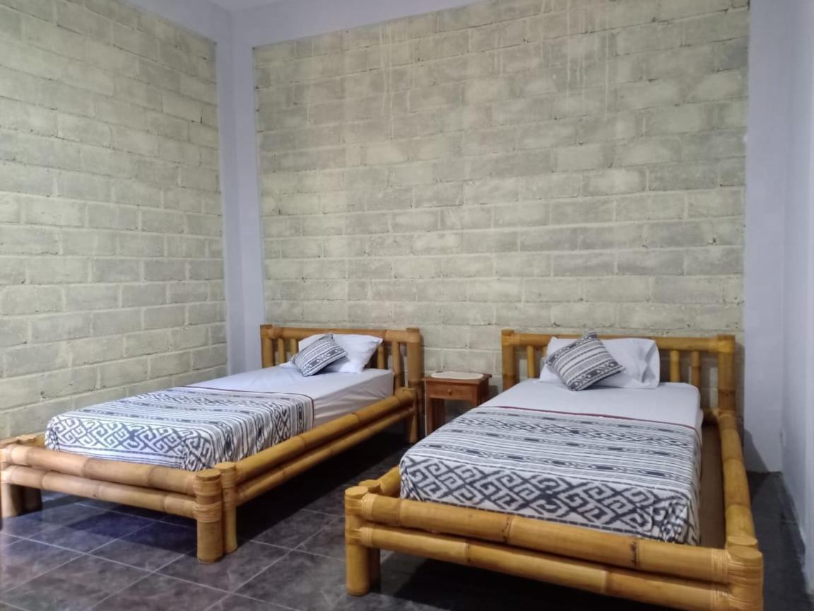 Bata Merah Homestay Banyuwangi  Bilik gambar